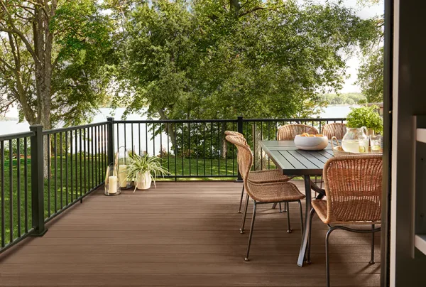 Choose the Perfect Decking Material That Matches Style and Lasts for Years 